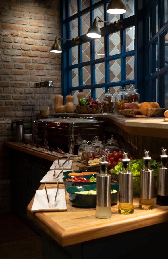 Grand Opera Hotel 쿠타이시 외부 사진
