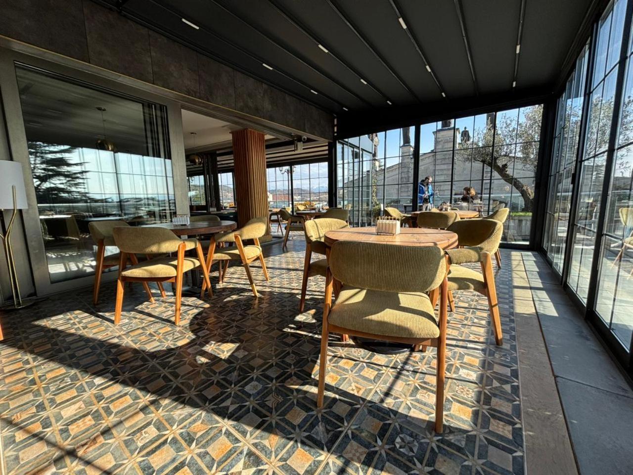 Grand Opera Hotel 쿠타이시 외부 사진